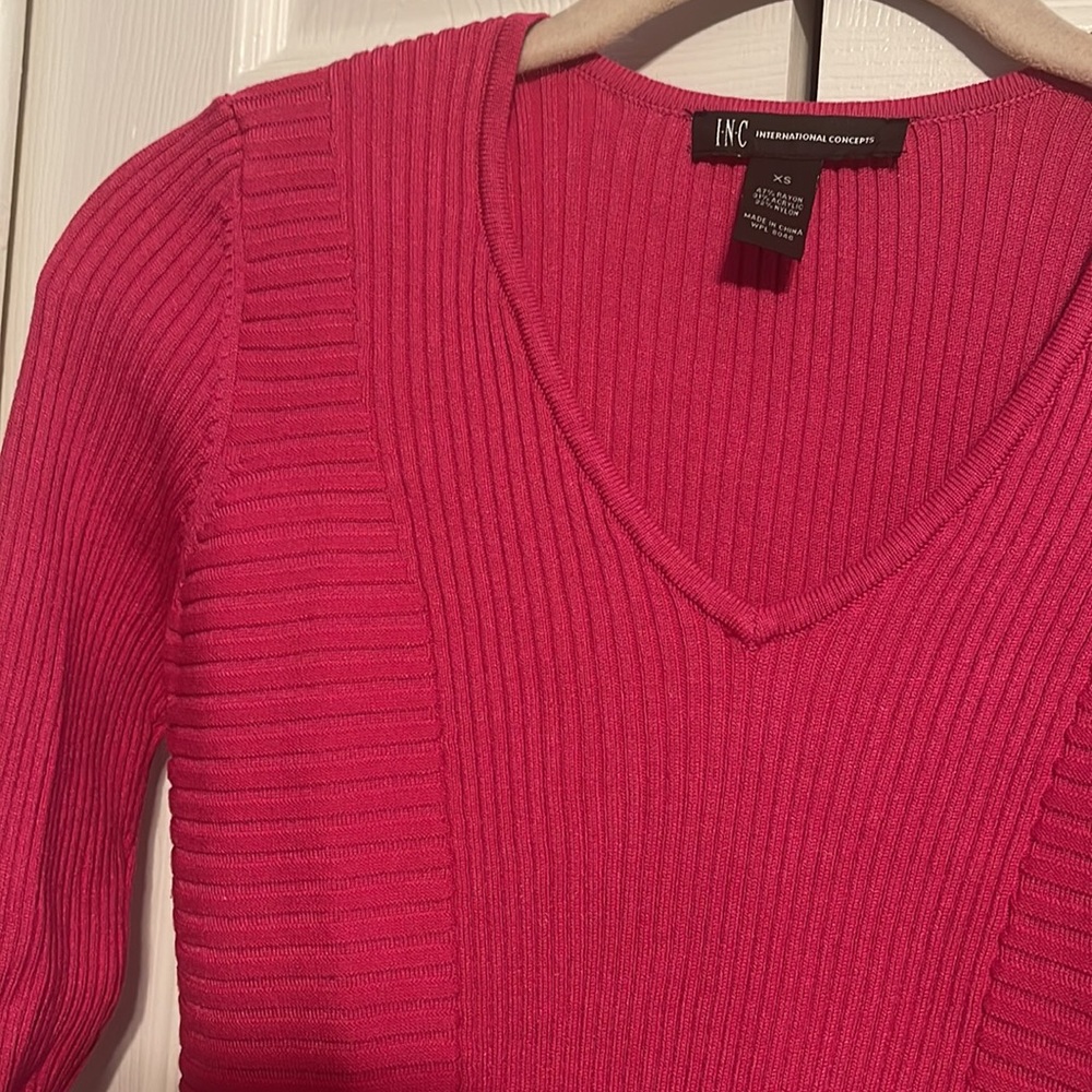 INC International concepts v neck ribbed fuchsia pink in size XS NWOT - Picture 3 of 6